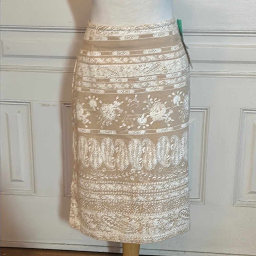 Liz Claiborne Cream and White Embellished Pencil Skirt
